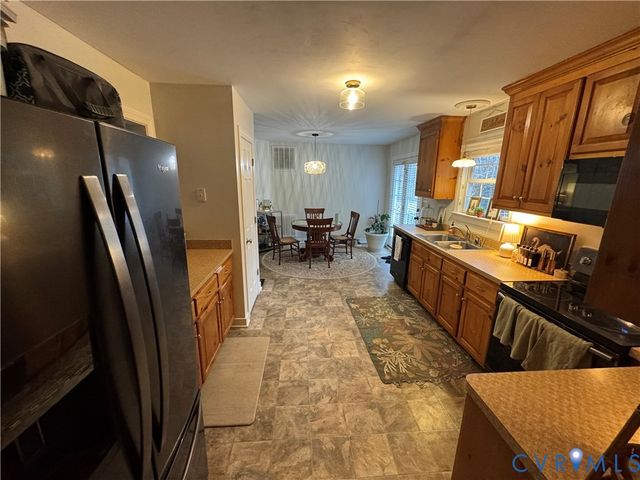 211 Pine Ridge Rd, Aylett, VA 23009