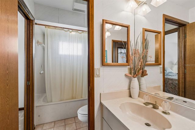 9815 BAY ISLAND DRIVE, Tampa, FL 33615