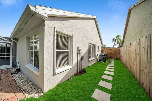 15069 Cloverdale DR, Fort Myers, FL 33919