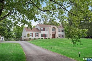 5 Glen Ridge Drive, Washington Township, NJ 07853