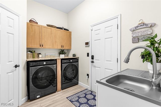 8761 Timber Run CT, Fort Myers, FL 33908