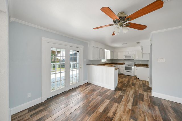 3613 83rd Street, Galveston, TX 77554