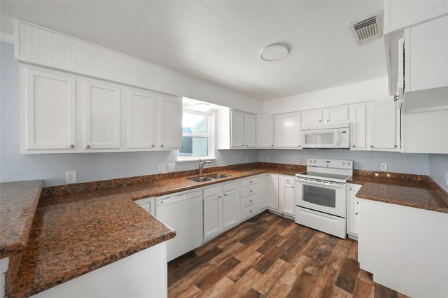 3613 83rd Street, Galveston, TX 77554