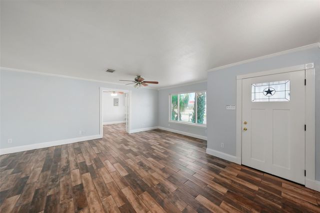 3613 83rd Street, Galveston, TX 77554