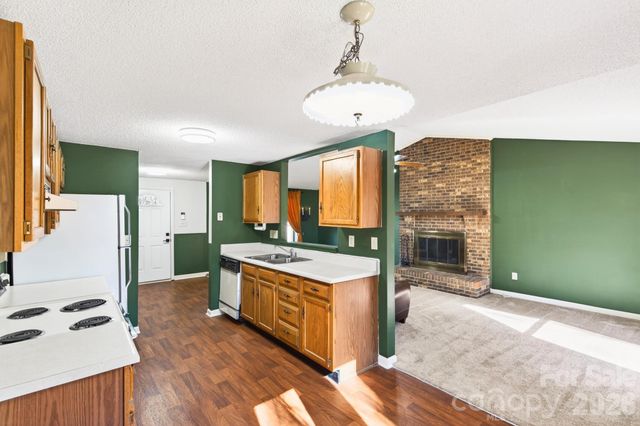 5620 Running Wood Lane, Charlotte, NC 28215