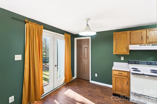 5620 Running Wood Lane, Charlotte, NC 28215