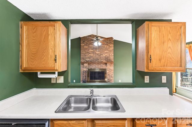 5620 Running Wood Lane, Charlotte, NC 28215