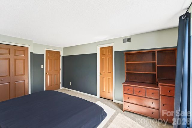 5620 Running Wood Lane, Charlotte, NC 28215