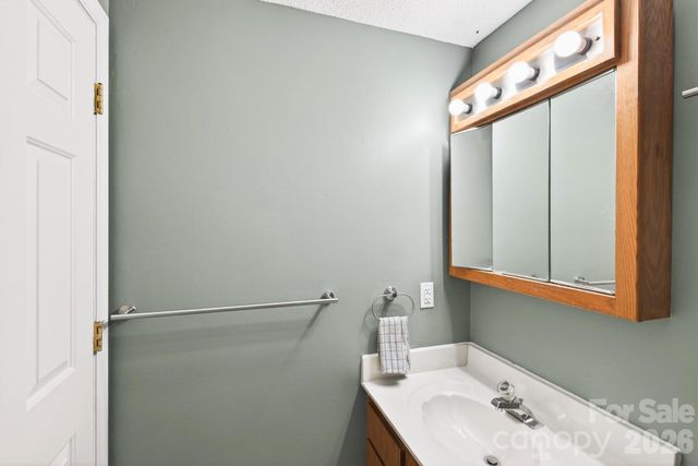 5620 Running Wood Lane, Charlotte, NC 28215