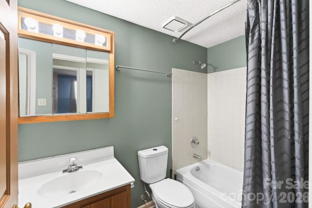 5620 Running Wood Lane, Charlotte, NC 28215