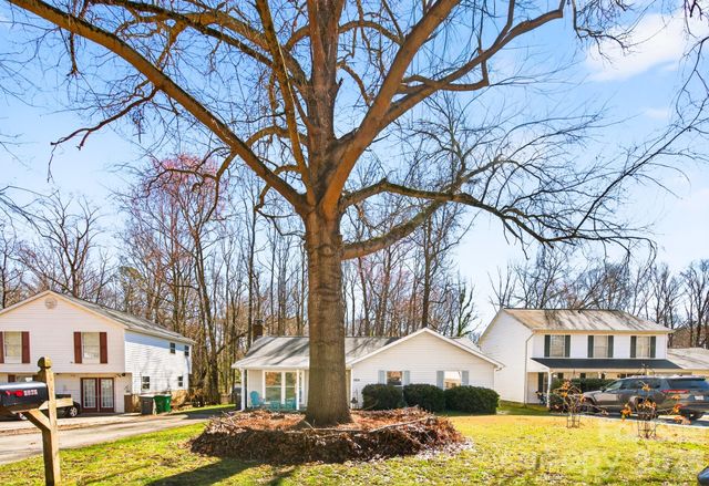 5620 Running Wood Lane, Charlotte, NC 28215