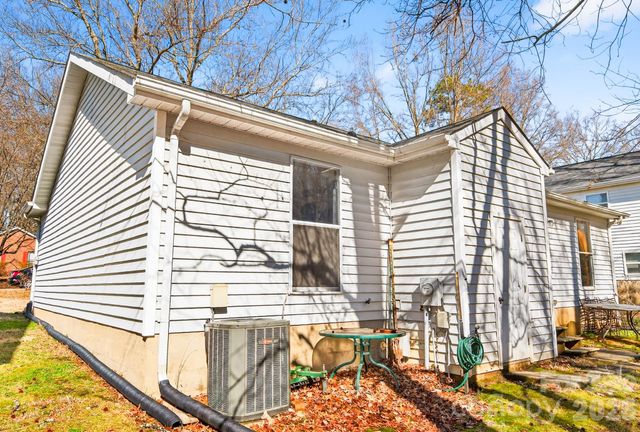 5620 Running Wood Lane, Charlotte, NC 28215