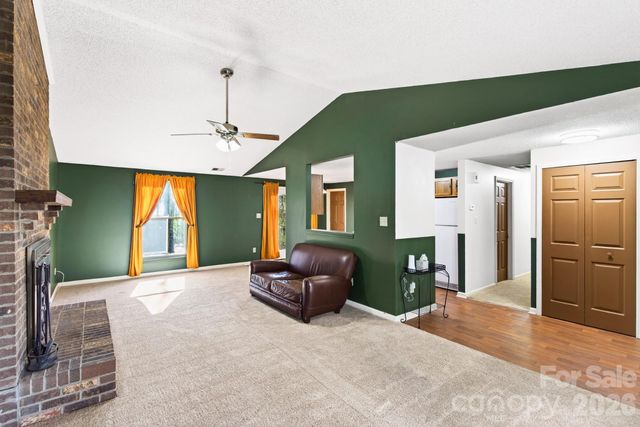 5620 Running Wood Lane, Charlotte, NC 28215