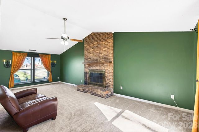 5620 Running Wood Lane, Charlotte, NC 28215