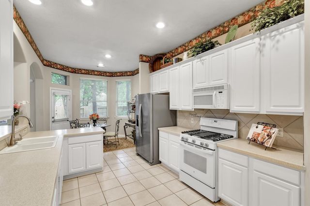 10 Clarewood Court, The Woodlands, TX 77385