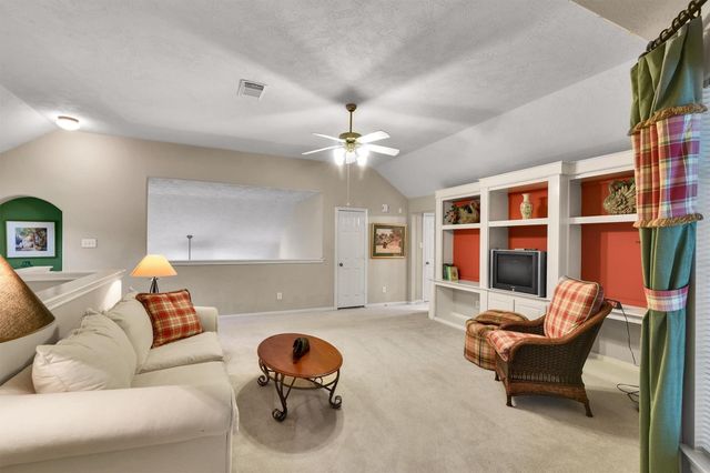 10 Clarewood Court, The Woodlands, TX 77385