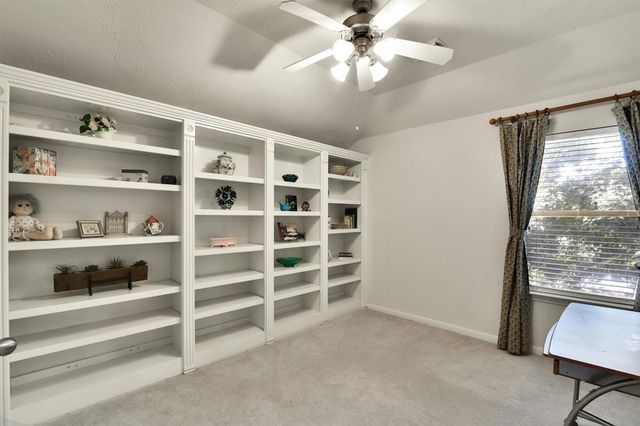 10 Clarewood Court, The Woodlands, TX 77385