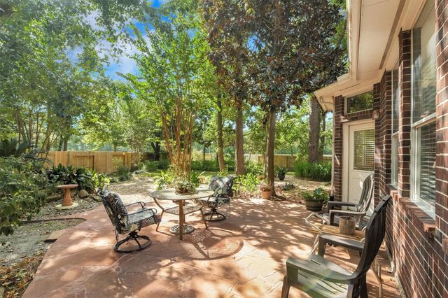 10 Clarewood Court, The Woodlands, TX 77385