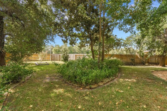 10 Clarewood Court, The Woodlands, TX 77385