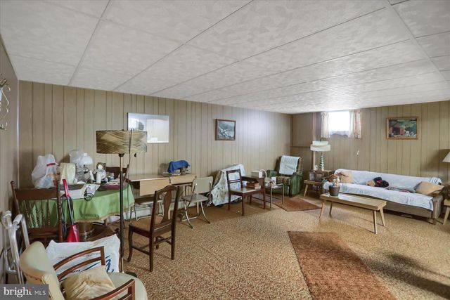 616 W MAPLE ST, Valley View, PA 17983