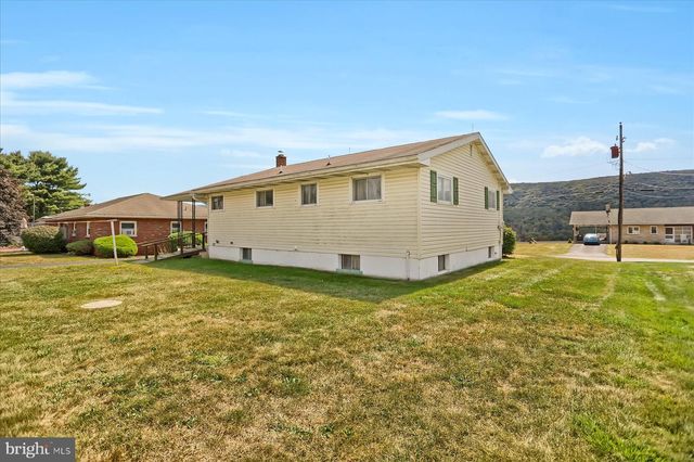 616 W MAPLE ST, Valley View, PA 17983