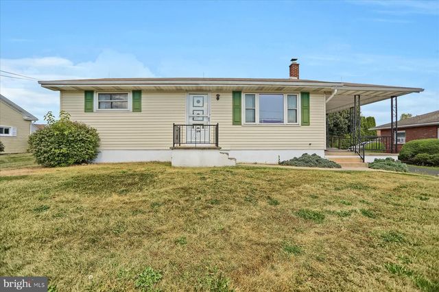 616 W MAPLE ST, Valley View, PA 17983