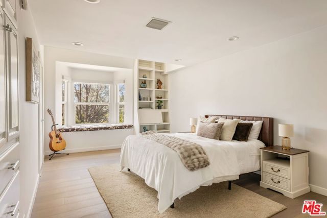 3450 Castlewoods Place, Sherman Oaks, CA 91403