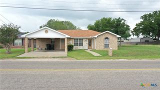 901 E Sarah Street, Cuero, TX 77954