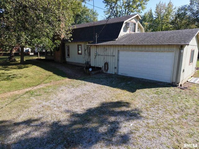 601 1ST Street, Benton, IL 62812