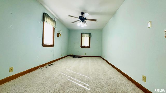 601 1ST Street, Benton, IL 62812