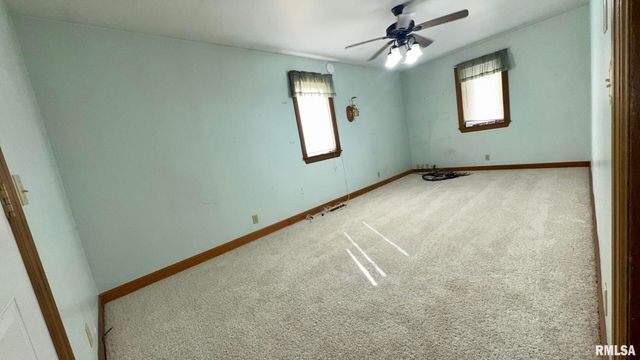 601 1ST Street, Benton, IL 62812