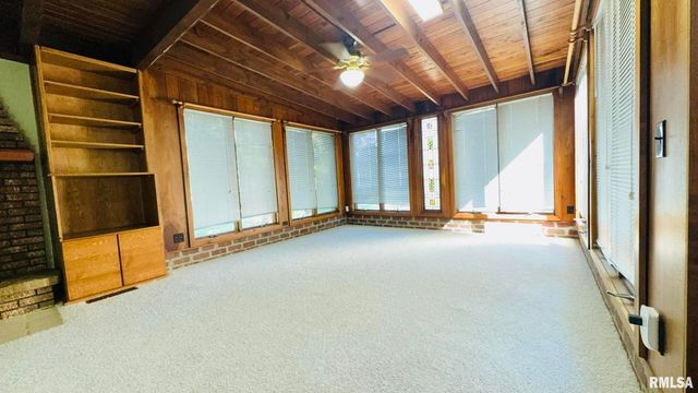 601 1ST Street, Benton, IL 62812