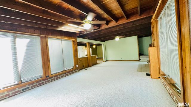 601 1ST Street, Benton, IL 62812