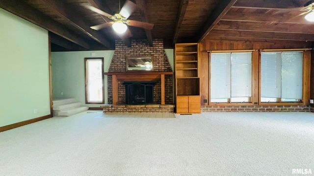 601 1ST Street, Benton, IL 62812