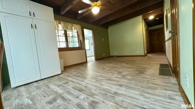 601 1ST Street, Benton, IL 62812