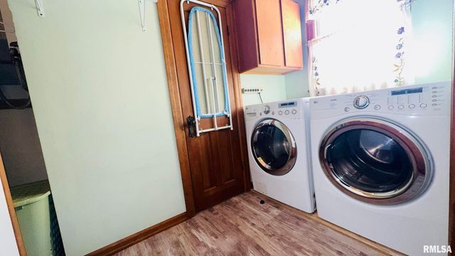 601 1ST Street, Benton, IL 62812