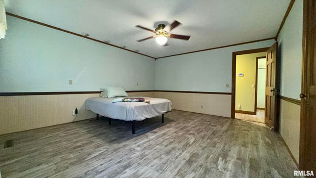 601 1ST Street, Benton, IL 62812