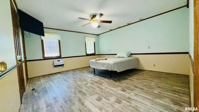 601 1ST Street, Benton, IL 62812