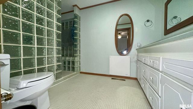 601 1ST Street, Benton, IL 62812