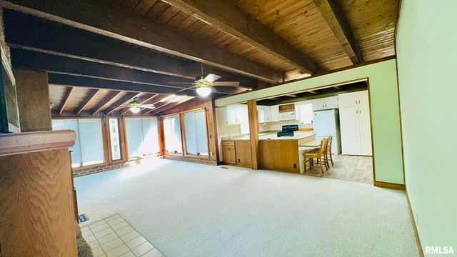 601 1ST Street, Benton, IL 62812