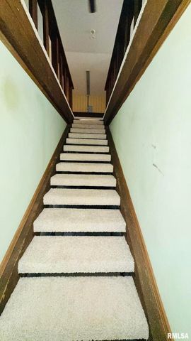 601 1ST Street, Benton, IL 62812