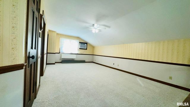 601 1ST Street, Benton, IL 62812