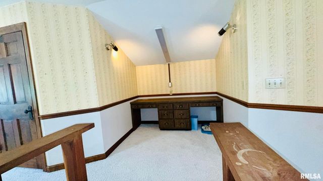 601 1ST Street, Benton, IL 62812