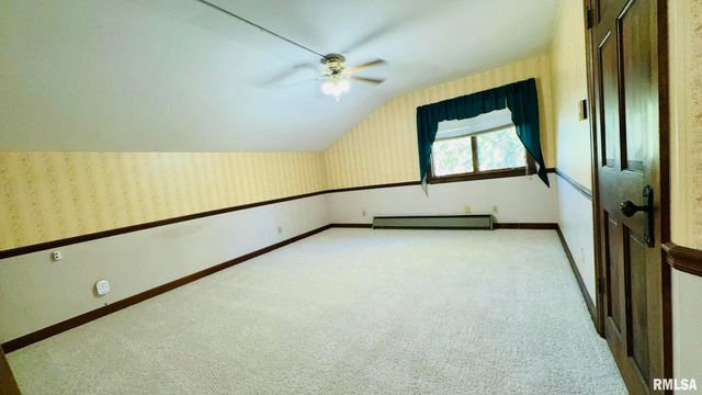 601 1ST Street, Benton, IL 62812