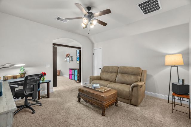 617 Antswood Drive, Fort Worth, TX 76108