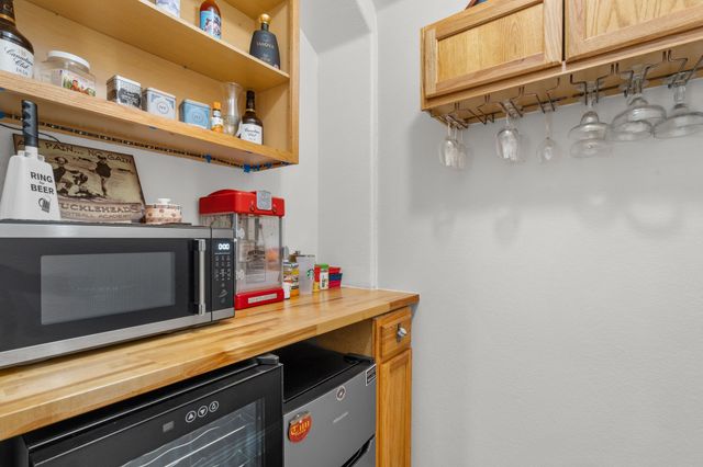 617 Antswood Drive, Fort Worth, TX 76108