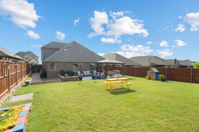 617 Antswood Drive, Fort Worth, TX 76108