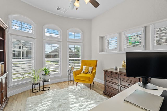 617 Antswood Drive, Fort Worth, TX 76108