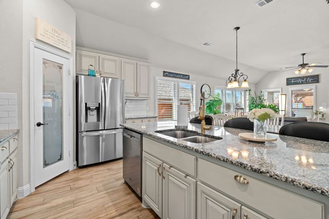 617 Antswood Drive, Fort Worth, TX 76108