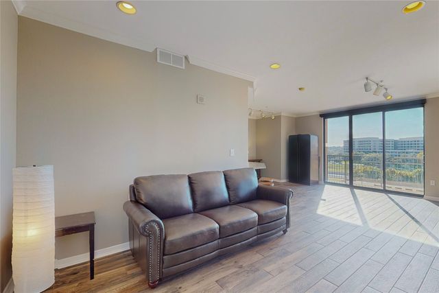 330 Las Colinas Boulevard E 920, Irving, TX 75039
